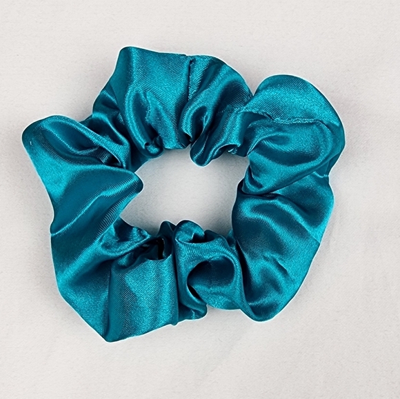 4 FOR $16 🔥Satin Scrunchie Hair Tie - Picture 4 of 5